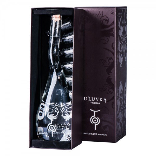 Водка U,LUVKA 1.75л сет с шест чаши